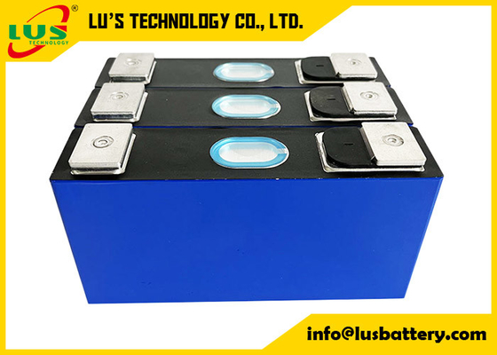 Cellule au lithium LiFePO4 Prismatique 3.2V 100Ah LiFepo4 batterie au lithium LFP Batterie rechargeable pour le stockage de l'énergie solaire
