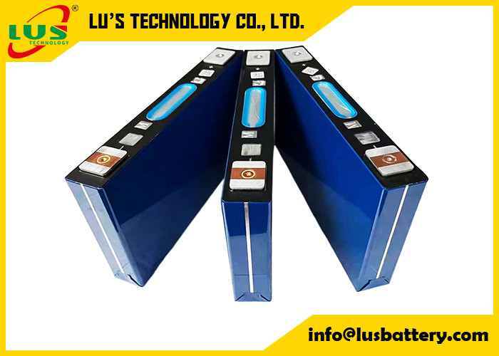 3.2V 150Ah LiFePO4 cellules prismatiques et batterie lithium-ion personnalisée OEM 3.2V150Ah LiFePO4 batterie lithium haute puissance